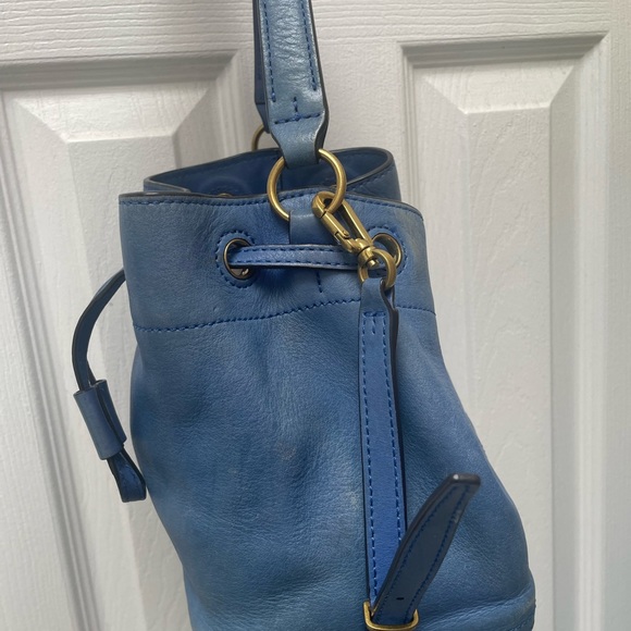 Tory Burch peacock blue leather bucket bag - Picture 5 of 7